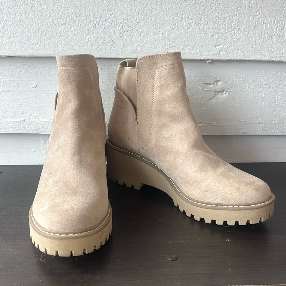 Chelsea boots